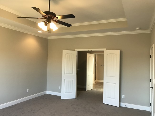 Building Photo - 1042 Quiver Ln,  Sango Exit 11