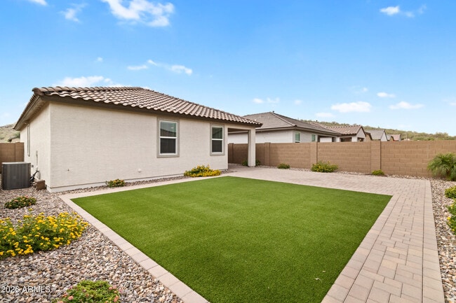 Building Photo - 3236 Juniper Cyn Dr