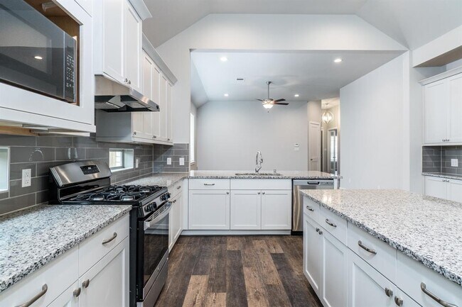 Building Photo - 27054 Golden Knoll Dr
