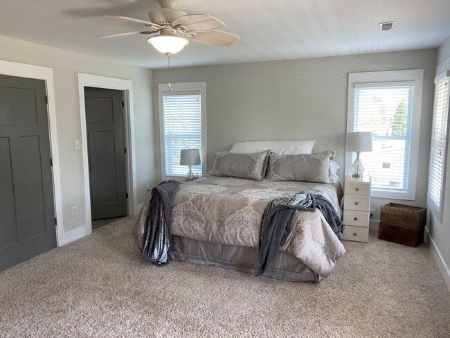 Building Photo - Charleston Charm on Lake Gaston -- HubQuar...
