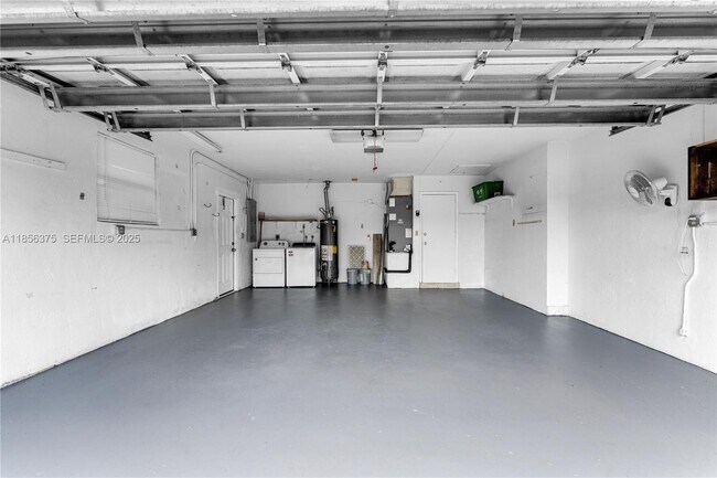 Building Photo - 7621 SW 146th Ave