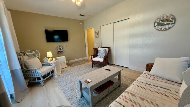 Building Photo - 5840 Tanglewood Dr NE