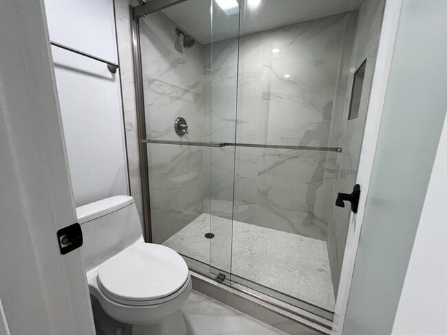 Building Photo - 1800 S Ocean Dr