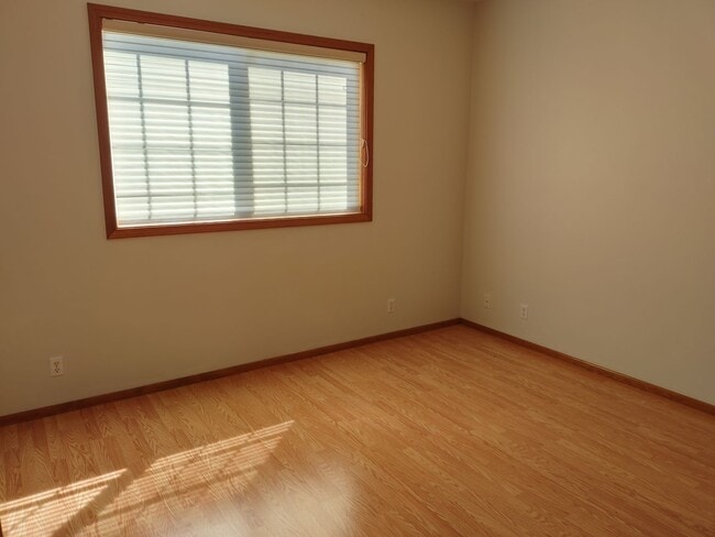 Building Photo - 3328 Lake Glenn Dr