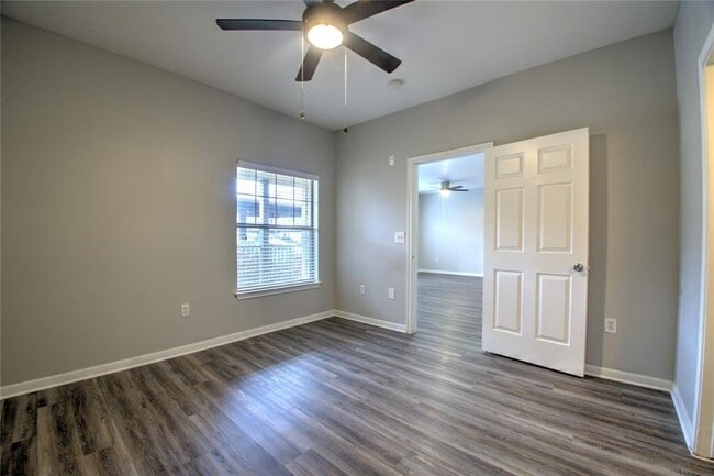 Building Photo - 2320 Gracy Farms Ln