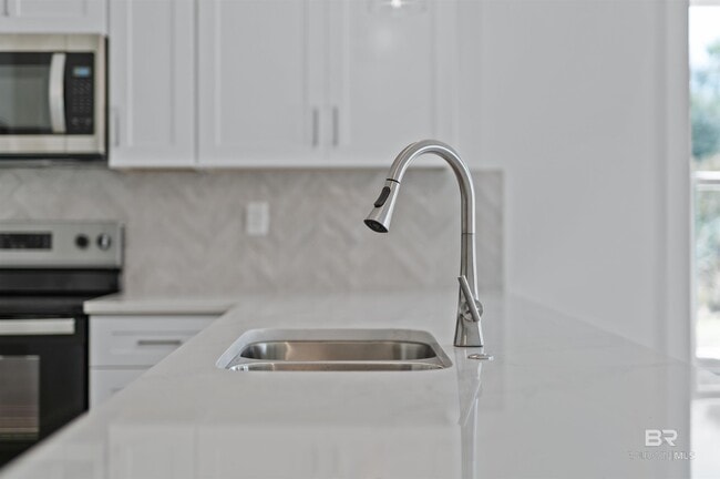 Building Photo - 501 Cotton Creek Dr