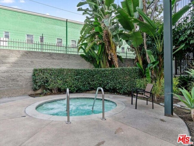 Building Photo - 420 San Pedro St