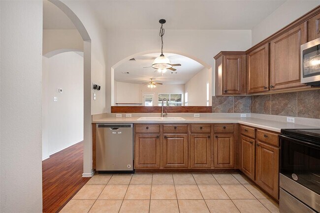 Building Photo - 105 Almquist St