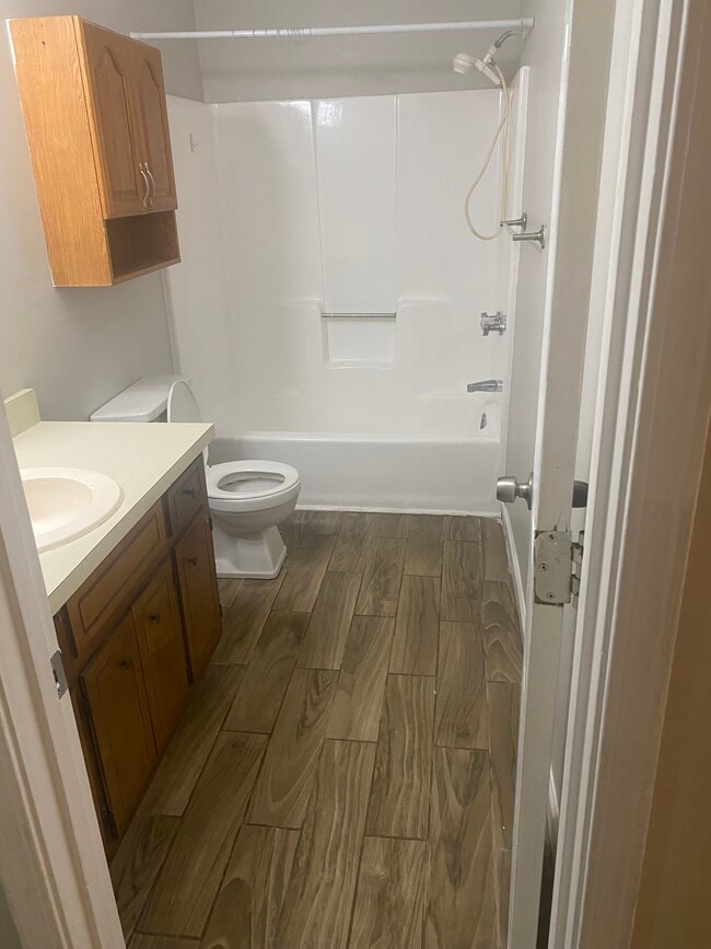 Building Photo - 5091 Farm Valley Dr NE