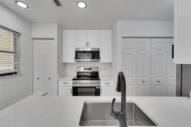 Primary Photo - 10035 Winding Lake Rd