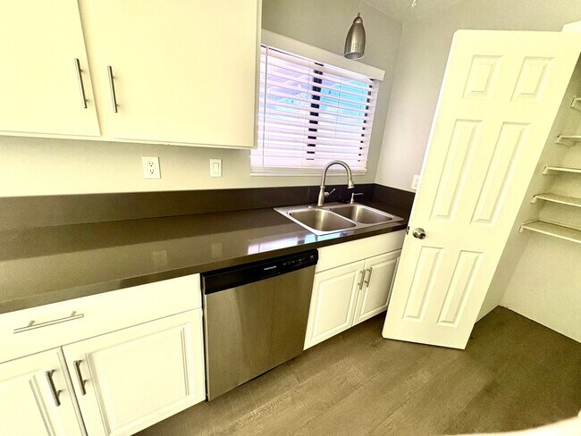 Building Photo - Welcoming 3 Bedroom 1.5 Bathroom Home
