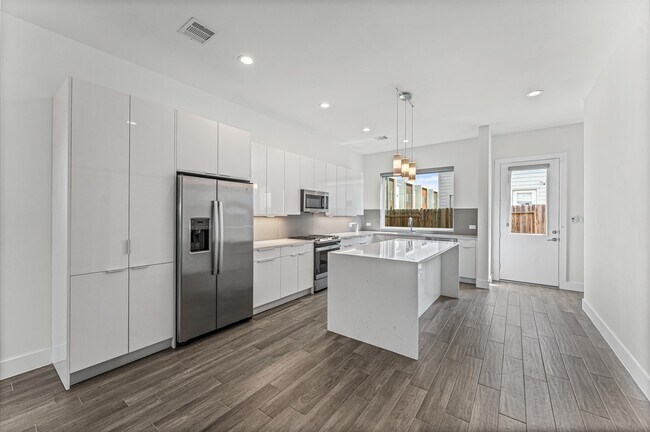 Building Photo - 5418 Robusto Pl