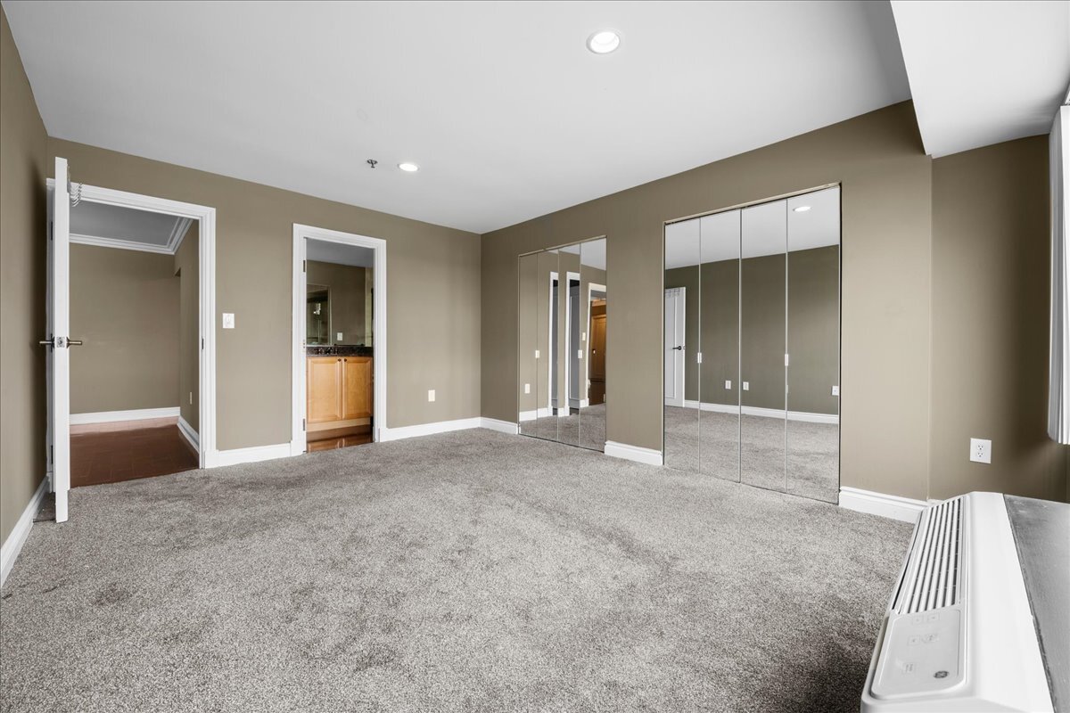 Building Photo - 300 Riverfront Dr