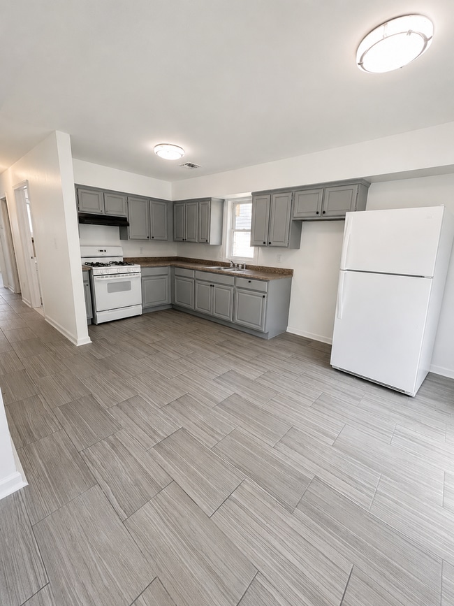 Building Photo - 1139 Sewall Ave