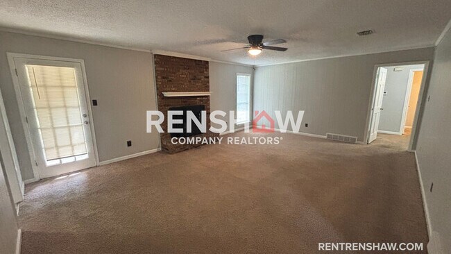 Building Photo - 4644 Benoit Dr