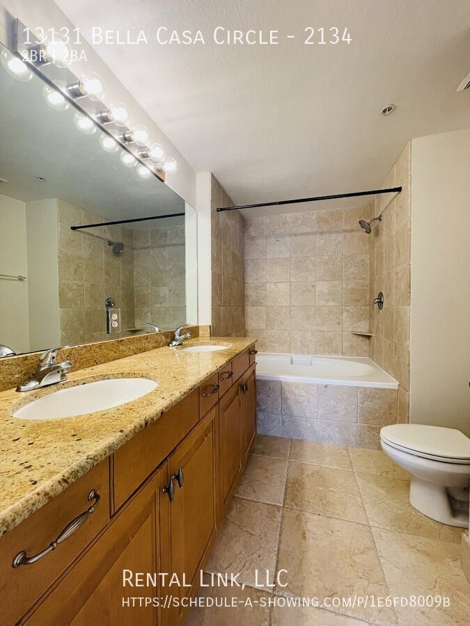 Building Photo - 13131 Bella Casa Cir