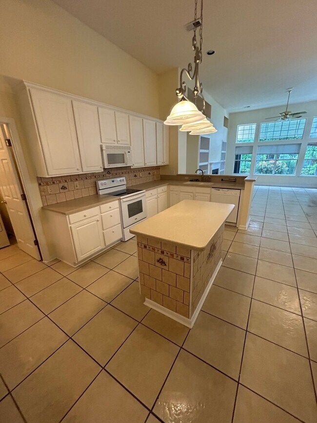 Building Photo - 1225 Ambling Way Dr
