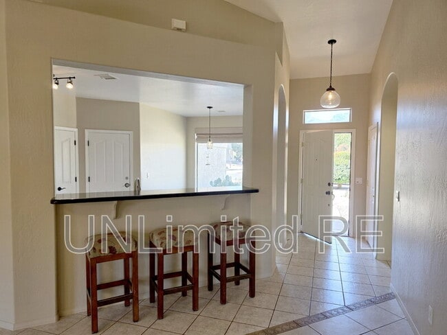 Building Photo - 1041 S Vista Grande Dr