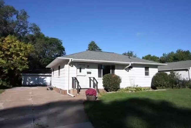 Primary Photo - 2706 Rudolph Rd