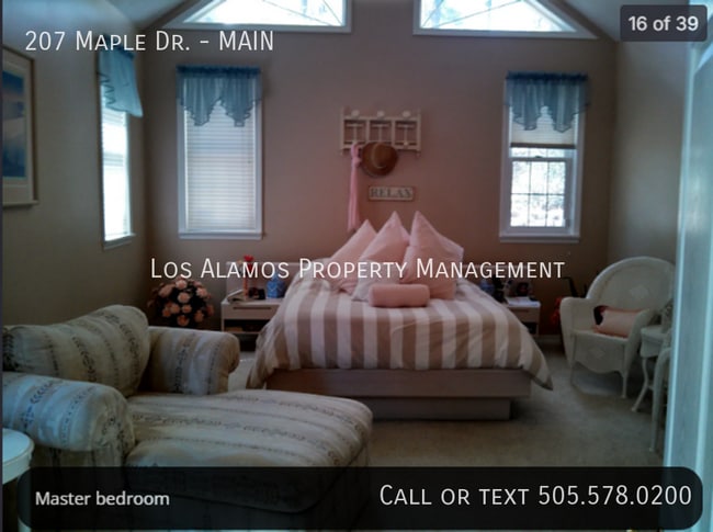 Building Photo - 207 Maple Dr