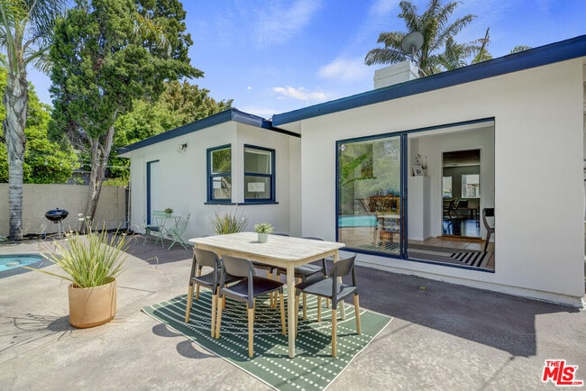 Building Photo - 11465 Cumpston St