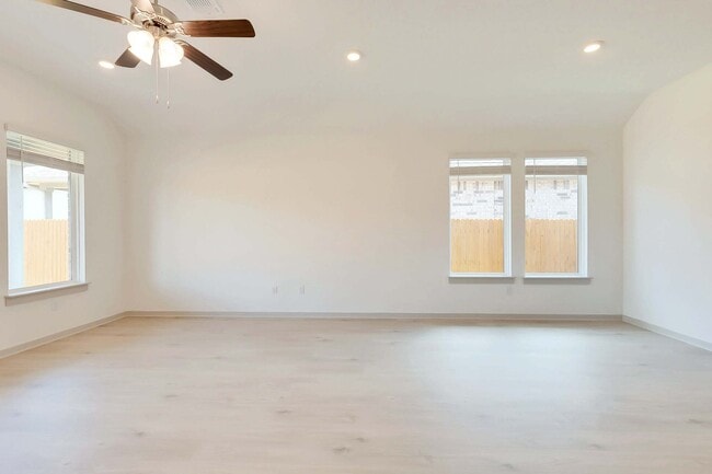 Building Photo - 408 Tinto St