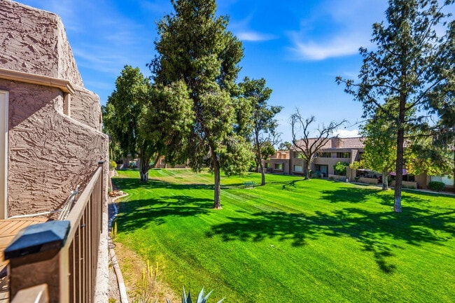 Building Photo - 7340 N Vía Camello Del Norte