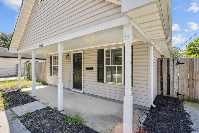 Building Photo - 2206 Berkley Ave