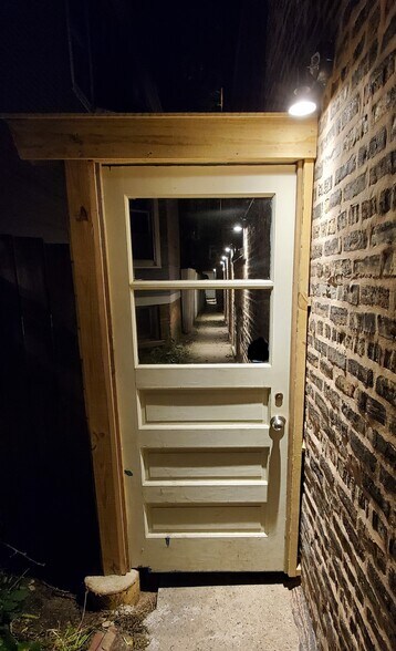 Front locking gate - 6442 N Glenwood Ave