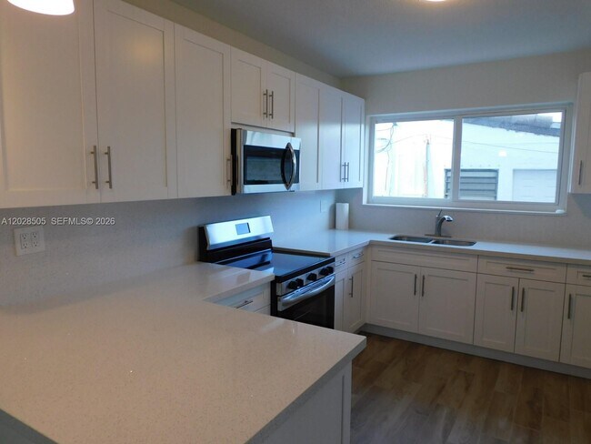 Building Photo - 3333 SW 89th Ave