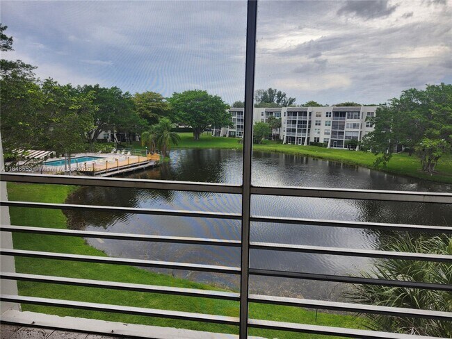 Building Photo - 9311 Orange Grove Dr