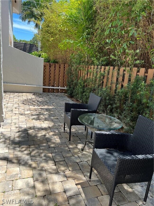 Building Photo - 1130 5th St S