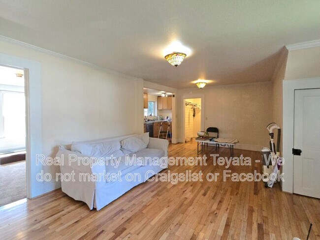 Building Photo - 1405 Halleck St