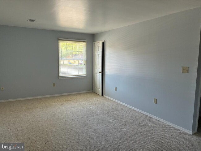 Building Photo - 534 Pangborn Blvd