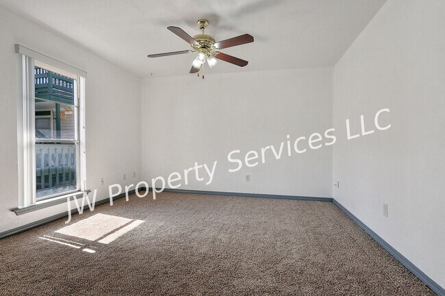 Building Photo - Bright & Cozy 1-Bedroom Condo in Prime Metairie Location