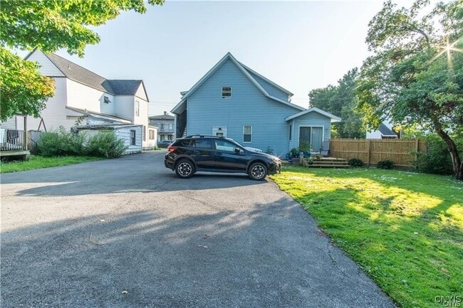 Building Photo - 813 Franklin St