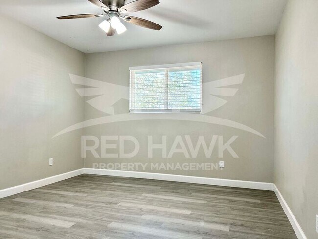 Building Photo - 117 W Del Rio Dr