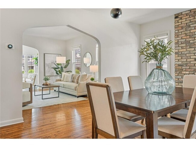 Building Photo - 1621 W 25th St