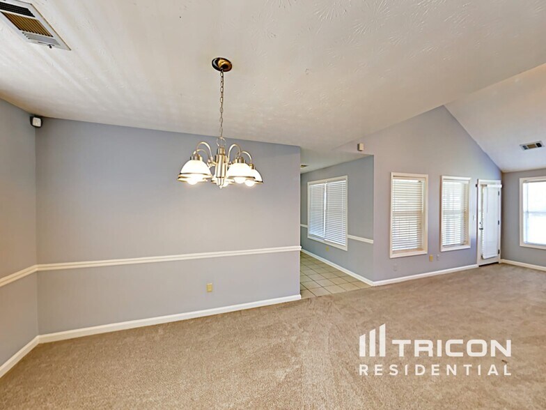 Building Photo - 15 Pine Valley Dr