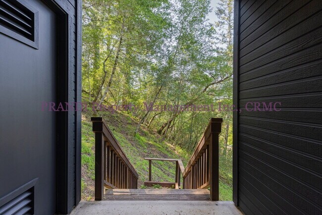 Building Photo - Woodacre Retreat Like Home with Views and ...