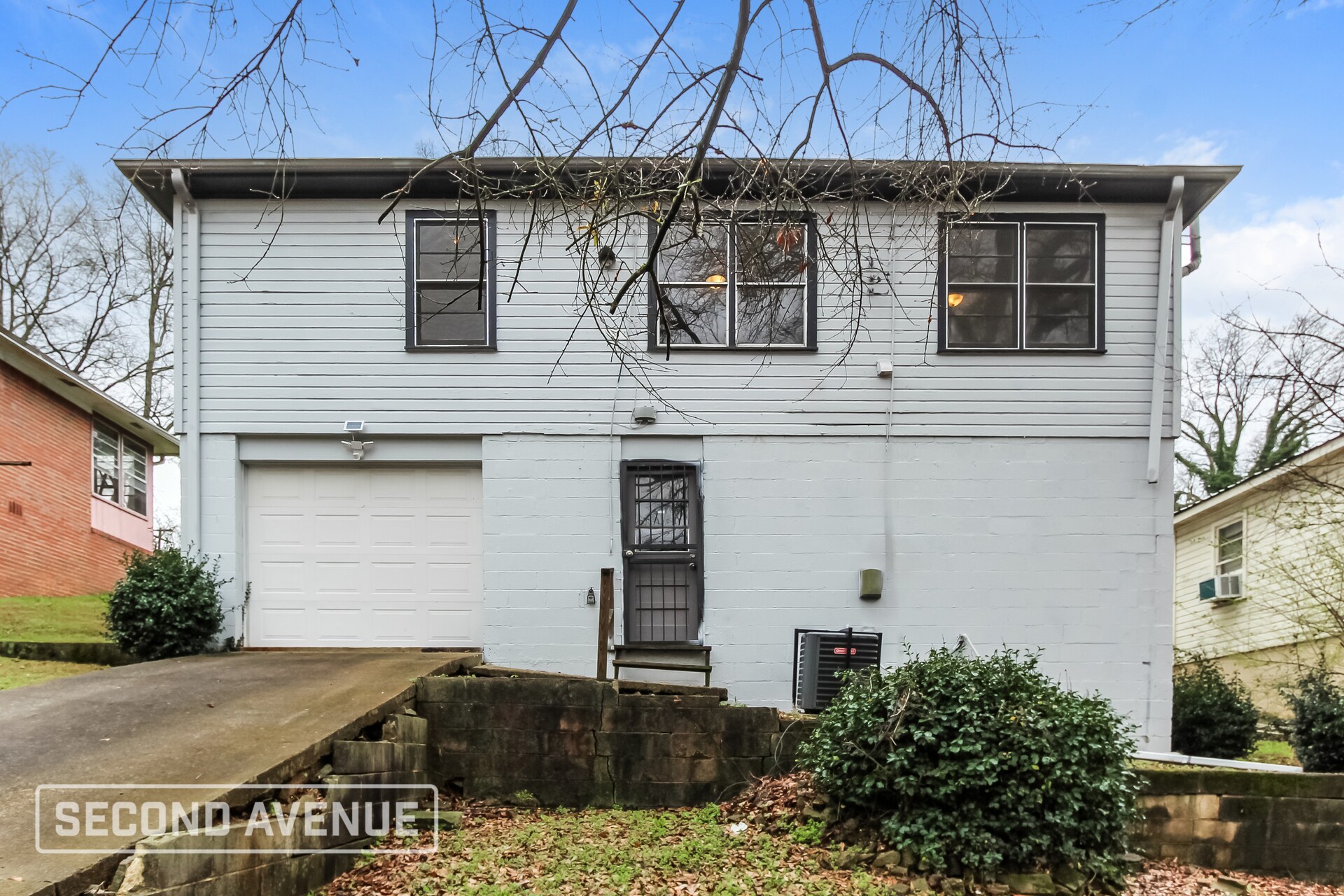 Building Photo - 1924 Portage Ave