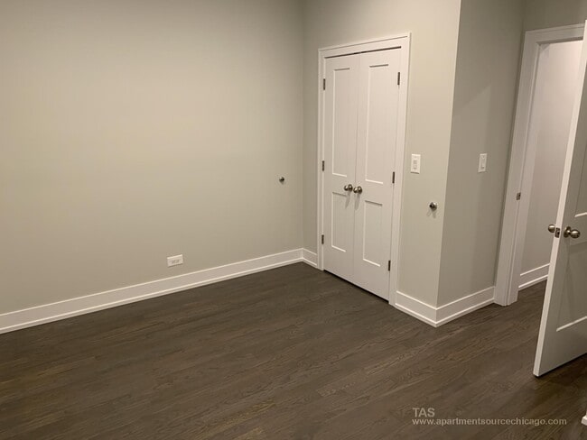 Building Photo - 849 W Lill Ave