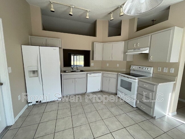 Building Photo - 6462 Horizon Point Dr