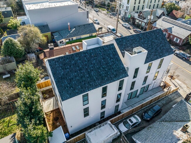 Building Photo - Greeley Apartments PDX