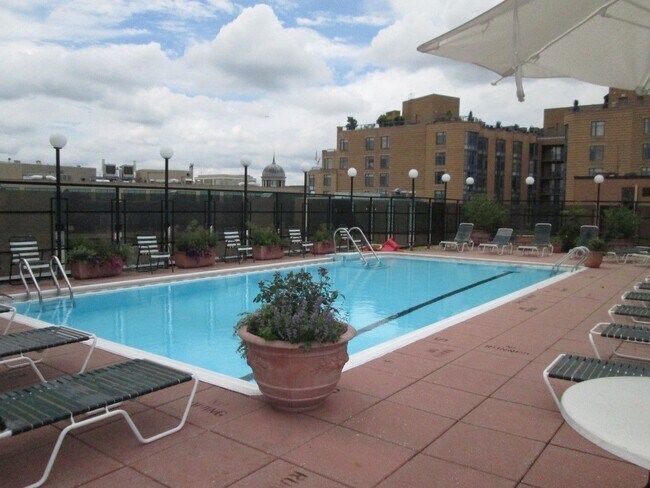 Building Photo - 1420 N Street NW #713