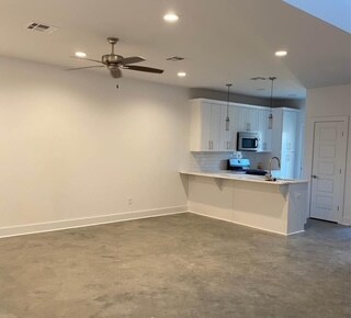 Building Photo - 111 Highland Park Ln