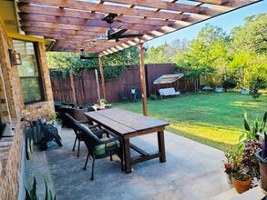 Building Photo - 5524 Allamanda Dr