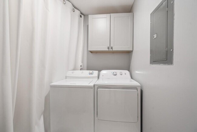 Building Photo - 3 Gilbert Trail NE