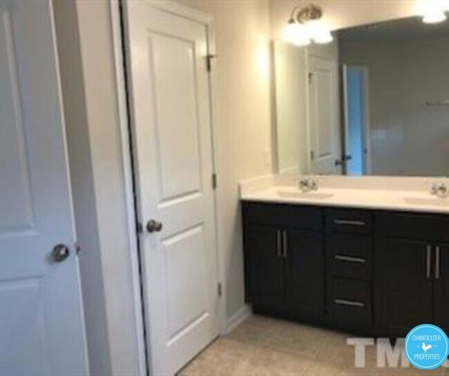 Building Photo - 1105 Kindness Ln