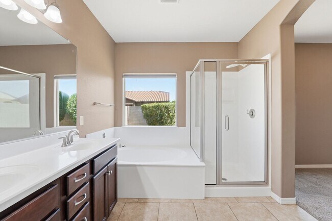 Building Photo - Ironwood Crossing Gem! 3 Bed + Den, Open Layout & Resort Amenities